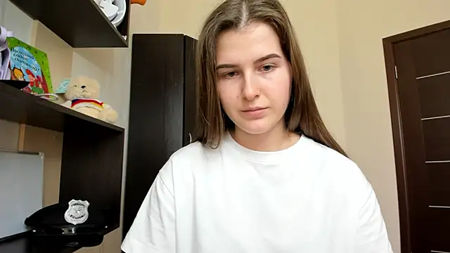 Snapshot of OhMyAlice chatting on April 27, 11:19 am OhMyAlice online show from April 27, 11:19 am