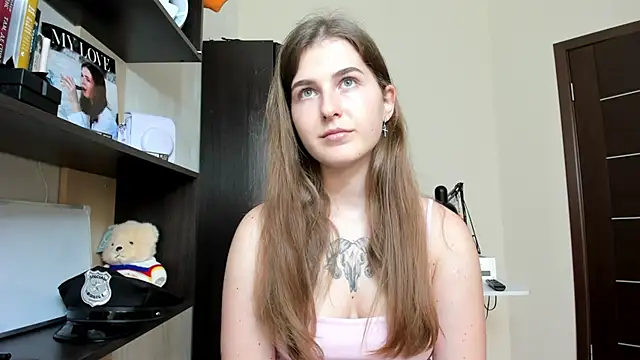 Snapshot of OhMyAlice chatting on May 18, 12:11 pm OhMyAlice online show from May 18, 12:11 pm