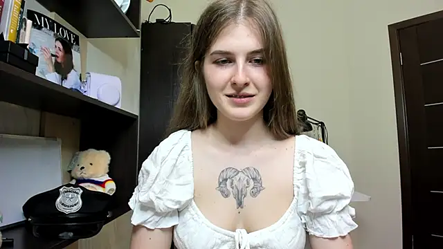 Snapshot of OhMyAlice chatting on May 20, 6:14 pm OhMyAlice online show from May 20, 6:14 pm