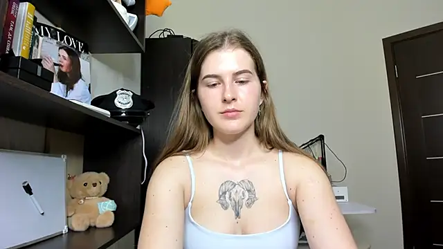 Snapshot of OhMyAlice chatting on June 11, 6:06 pm OhMyAlice online show from June 11, 6:06 pm