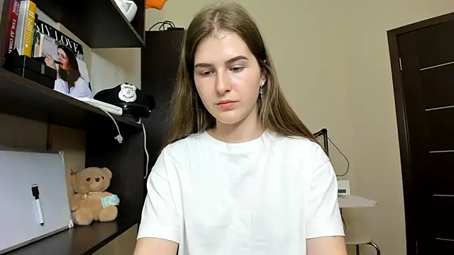 Snapshot of OhMyAlice chatting on June 12, 6:07 pm OhMyAlice online show from June 12, 6:07 pm