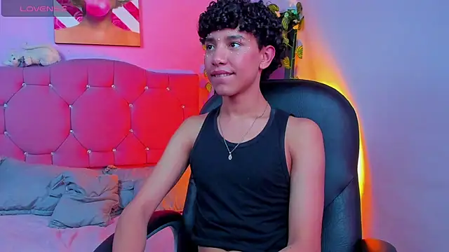 Snapshot of artemis_jones chatting on March 20, 9:41 pm artemis jones online show from March 20, 9:41 pm