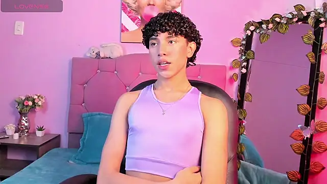 Snapshot of artemis_jones chatting on March 24, 8:03 pm artemis jones online show from March 24, 8:03 pm