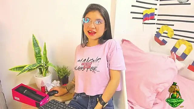 LindaCatalina  online show from June 28, 1:17 pm