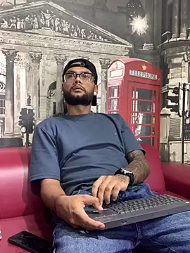 Snapshot of KyleJoss30 chatting on March 22, 9:29 pm KyleJoss30 online show from March 22, 9:29 pm