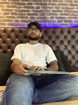 Snapshot of KyleJoss30 chatting on March 24, 9:09 pm KyleJoss30 online show from March 24, 9:09 pm