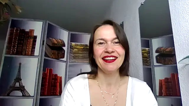 Snapshot of Selena_Moo chatting on April 6, 8:48 am Selena Moo online show from April 6, 8:48 am