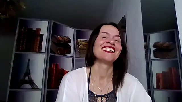 Snapshot of Selena_Moo chatting on April 10, 8:30 am Selena Moo online show from April 10, 8:30 am