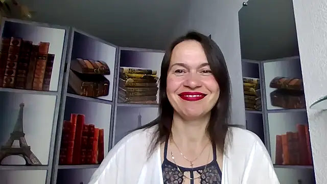 Snapshot of Selena_Moo chatting on April 13, 9:04 am Selena Moo online show from April 13, 9:04 am