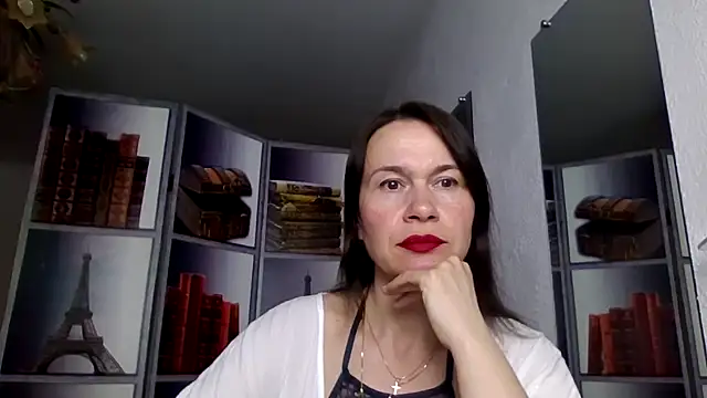 Snapshot of Selena_Moo chatting on April 14, 7:14 am Selena Moo online show from April 14, 7:14 am