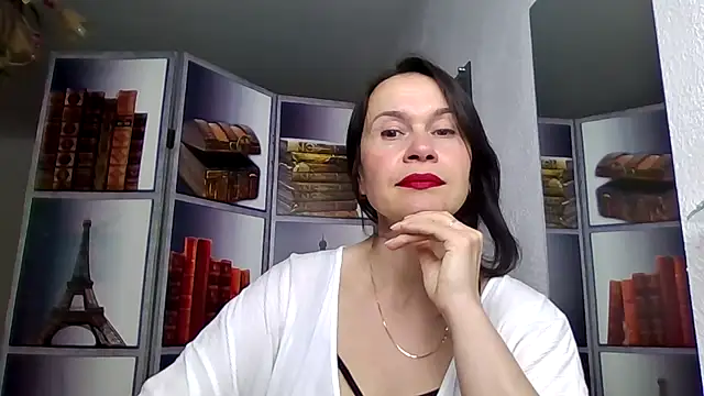 Snapshot of Selena_Moo chatting on April 16, 12:28 pm Selena Moo online show from April 16, 12:28 pm