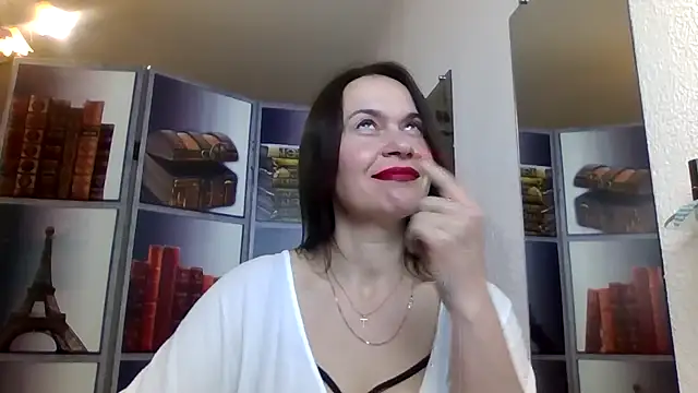 Snapshot of Selena_Moo chatting on April 27, 8:12 am Selena Moo online show from April 27, 8:12 am