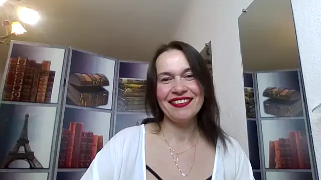 Snapshot of Selena_Moo chatting on April 28, 2:11 pm Selena Moo online show from April 28, 2:11 pm