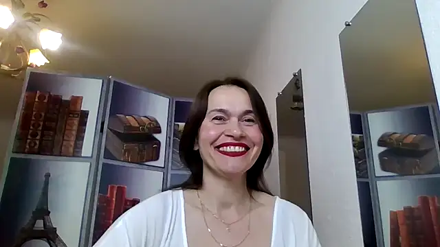 Snapshot of Selena_Moo chatting on April 30, 9:41 pm Selena Moo online show from April 30, 9:41 pm