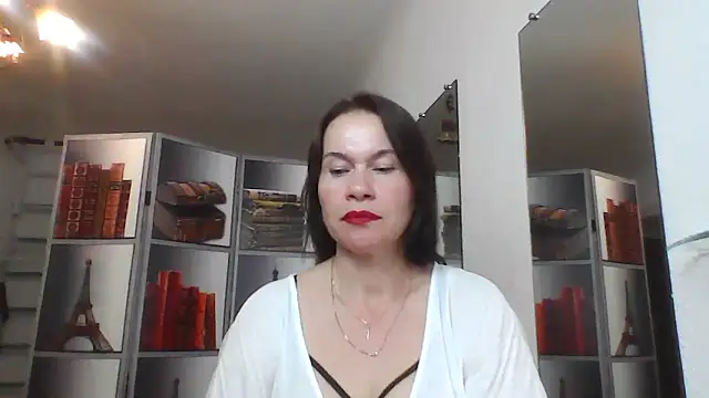 Snapshot of Selena_Moo chatting on June 10, 10:14 am Selena Moo online show from June 10, 10:14 am