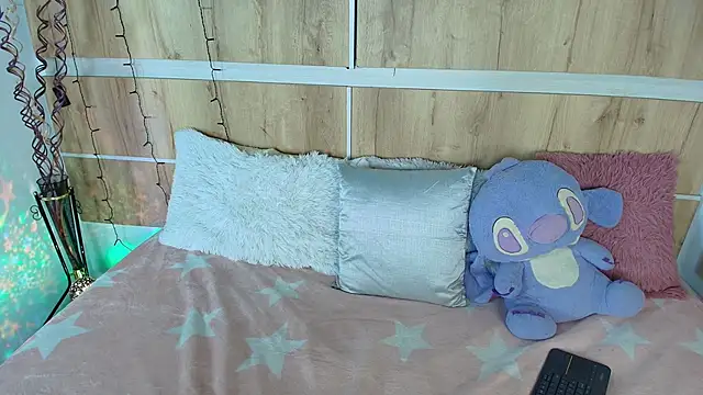 Rapthalia  online show from March 22, 6:06 am