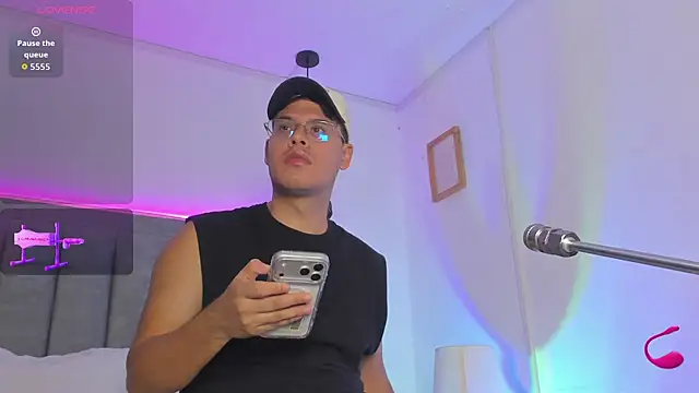 Liam ruse online show from June 25, 8:46 pm