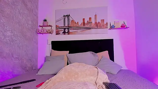 SofiaLujan  online show from June 9, 11:38 pm