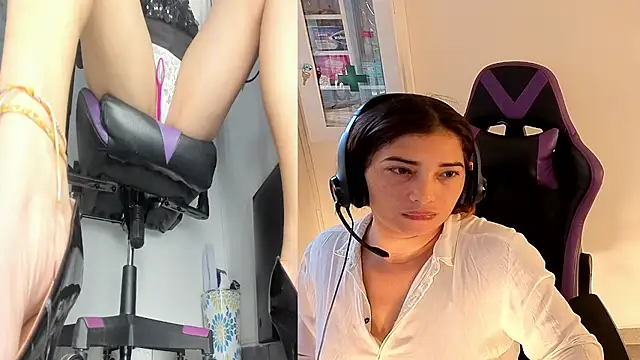 Snapshot of Sexy-CallCenter chatting on March 24, 9:20 pm Sexy-CallCenter online show from March 24, 9:20 pm