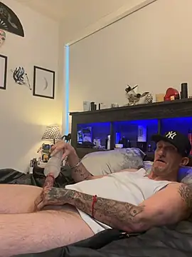 Snapshot of bilateralBKamputee chatting on April 4, 4:48 pm bilateralBKamputee online show from April 4, 4:48 pm