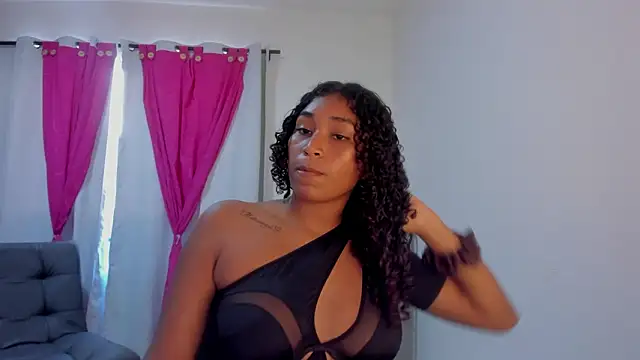 Snapshot of tara_thonson chatting on March 27, 9:47 pm tara thonson online show from March 27, 9:47 pm