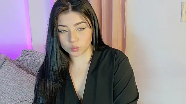 CamilaRougee online show from April 4, 5:10 pm