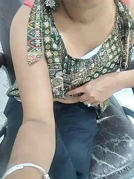 pihu queen  online show from April 4, 10:13 am