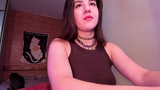 Snapshot of Elly__Green chatting on May 2, 2:05 am Elly Green online show from May 2, 2:05 am