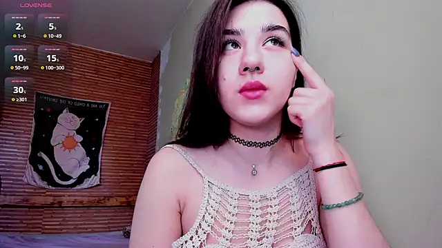 Snapshot of Elly__Green chatting on May 20, 2:18 am Elly Green online show from May 20, 2:18 am