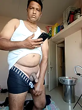 Snapshot of Daddyfuck_41 chatting on March 25, 9:59 am Daddyfuck 41 online show from March 25, 9:59 am