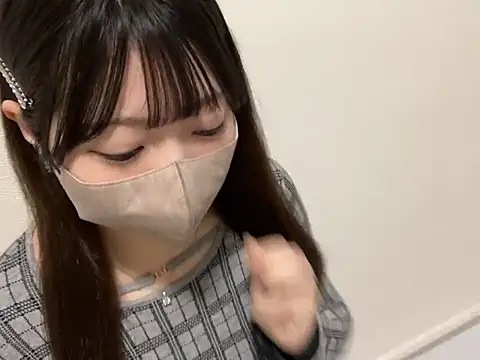 y-u-r-a-33 online show from March 23, 2:59 am