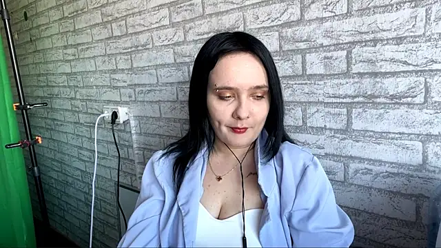 NinaMenees online show from March 27, 10:59 am