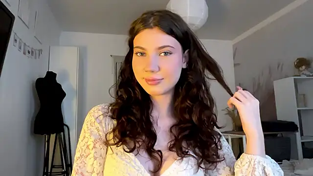 Snapshot of ShandyTreys chatting on March 22, 1:14 pm ShandyTreys online show from March 22, 1:14 pm