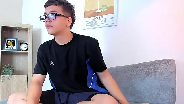 dennis hills online show from March 25, 12:44 pm