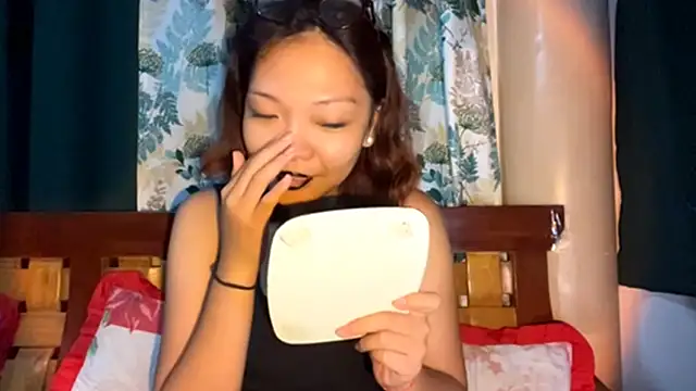 urhottie lottie online show from March 23, 2:43 pm