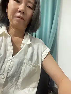 lilysister66 online show from June 14, 4:42 pm