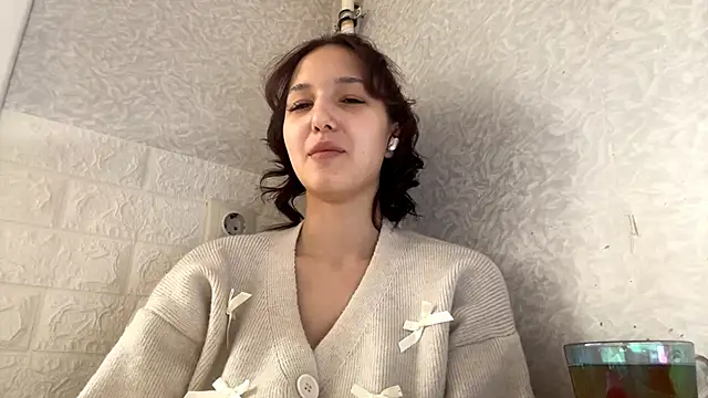 Snapshot of Naoomis chatting on March 26, 8:20 am Naoomis online show from March 26, 8:20 am