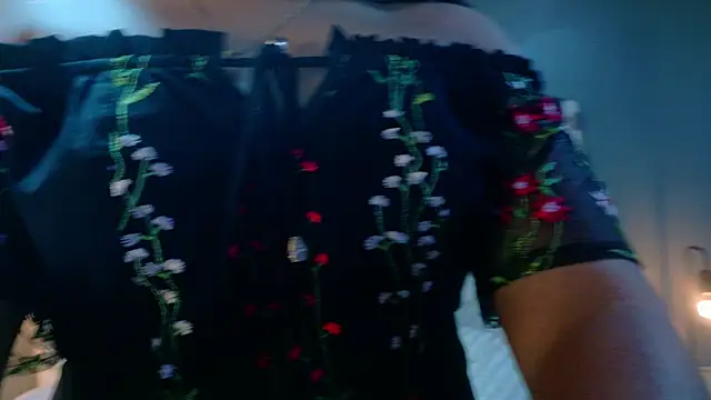 AhslyEvans   online show from March 27, 11:54 am