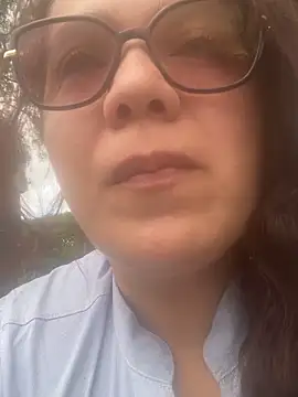 Snapshot of Alaialuxe chatting on April 8, 6:30 pm Alaialuxe online show from April 8, 6:30 pm