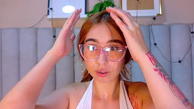 StarrMoon   online show from May 1, 7:40 pm