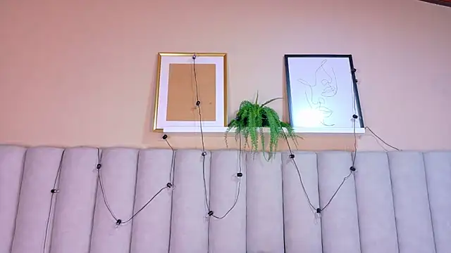 StarrMoon   online show from May 13, 2:53 am
