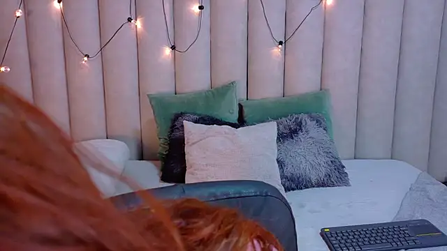 StarrMoon   online show from May 27, 3:03 am