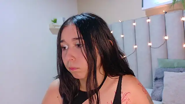 StarrMoon   online show from June 24, 2:43 am