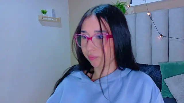 StarrMoon   online show from July 24, 2:42 am