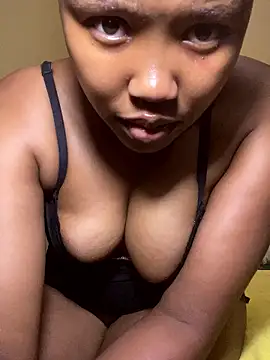 Snapshot of Prettiestheavenly chatting on March 22, 6:33 pm Prettiestheavenly online show from March 22, 6:33 pm