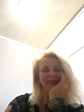 MiaLove183 online show from April 27, 1:31 pm