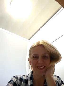 MiaLove183 online show from April 29, 1:26 pm