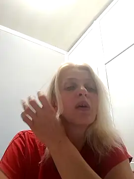 MiaLove183 online show from July 27, 1:29 pm