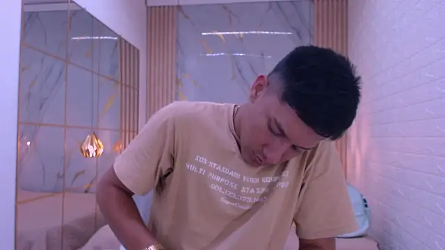 Snapshot of DominantBoy4 chatting on March 24, 12:15 am DominantBoy4 online show from March 24, 12:15 am