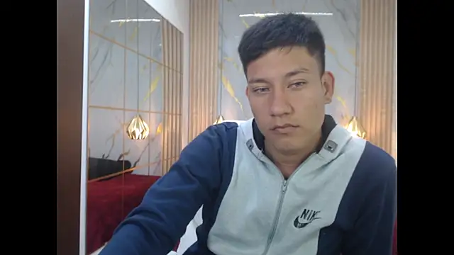 Snapshot of DominantBoy4 chatting on March 28, 2:44 am DominantBoy4 online show from March 28, 2:44 am